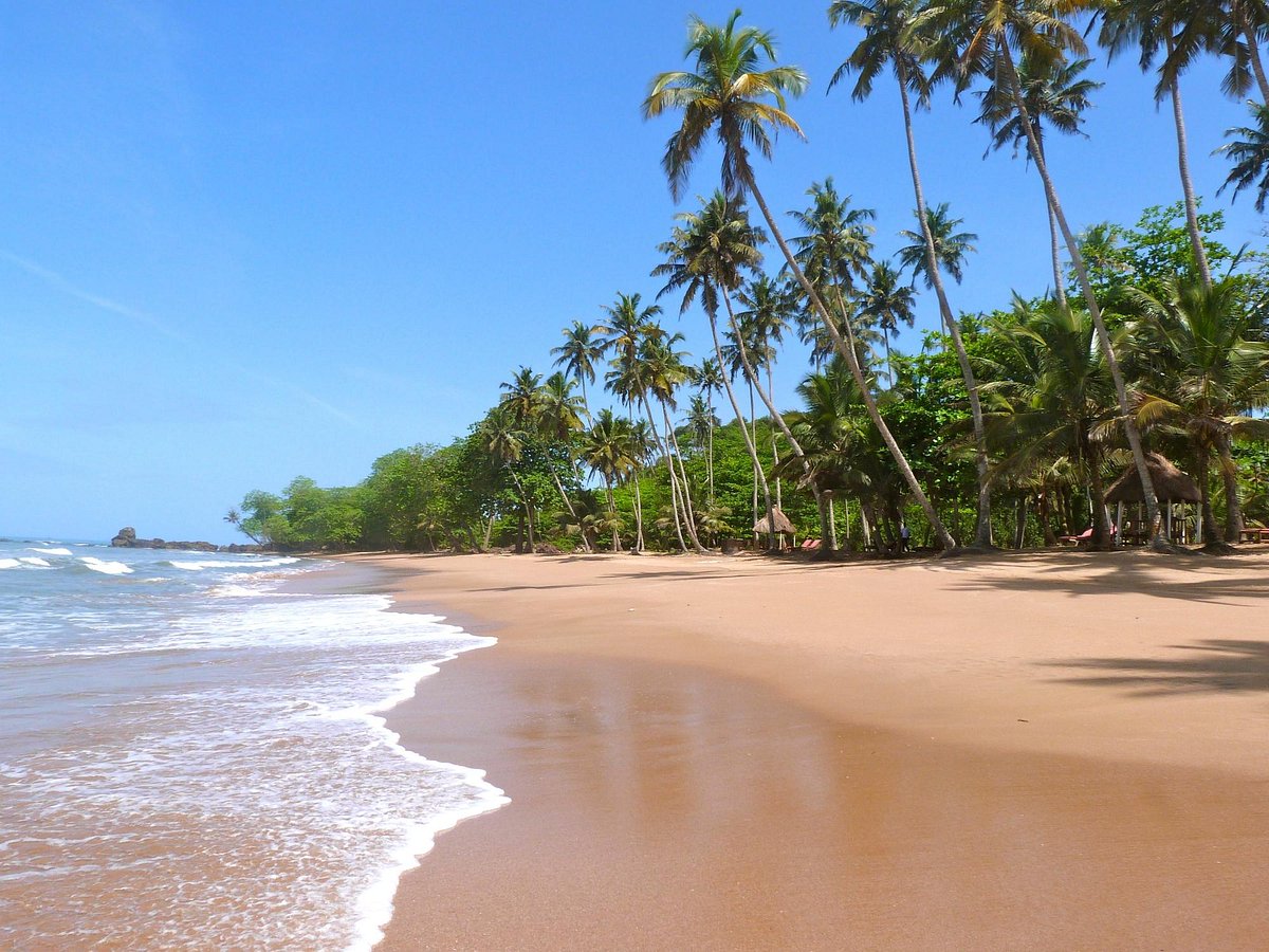 Kwesiba Lodge, a clifftop address in Senya Beraku on Ghana's Central Region coast